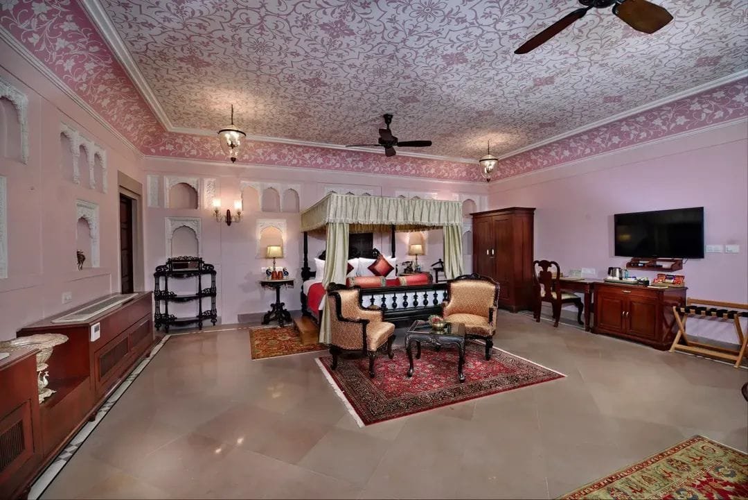 Taj Nadesar Palace Maharaja Bedroom Suite